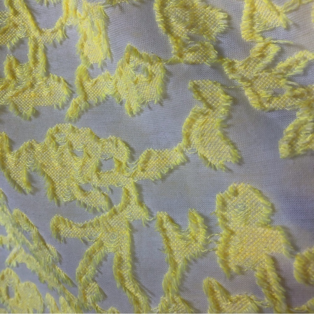 Zac & Rachel Yellow floral textured blouse in size S - Picture 4 of 8